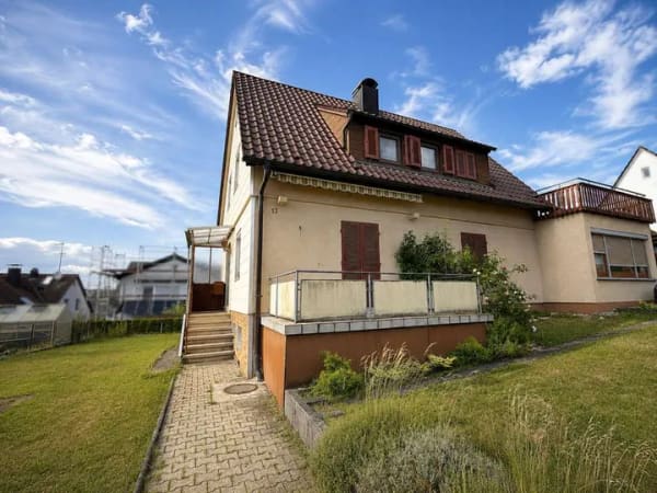 Immobilie in Hochdorf - Tolles Grundstück mit Wohnhaus, Scheune und Garage - Bild 1