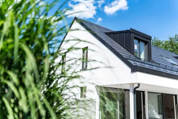 Immobilie in Unterföhring - Nachhaltige Architektur in Perfektion: Neubau-EFH mit top Energieeffizienz A+ - Bild 1