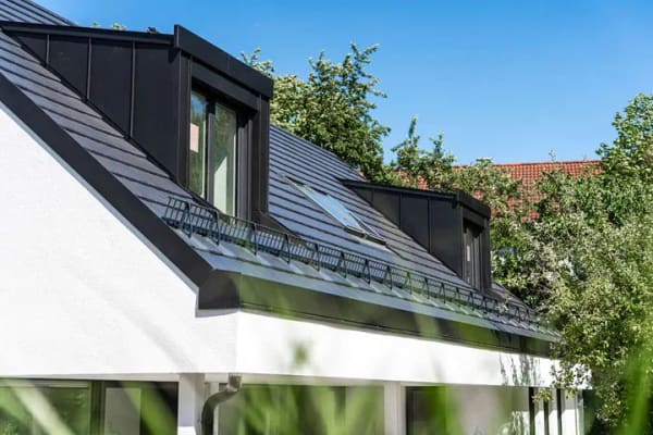 Immobilie in Unterföhring - Nachhaltige Architektur in Perfektion: Neubau-EFH mit top Energieeffizienz A+ - Bild 3
