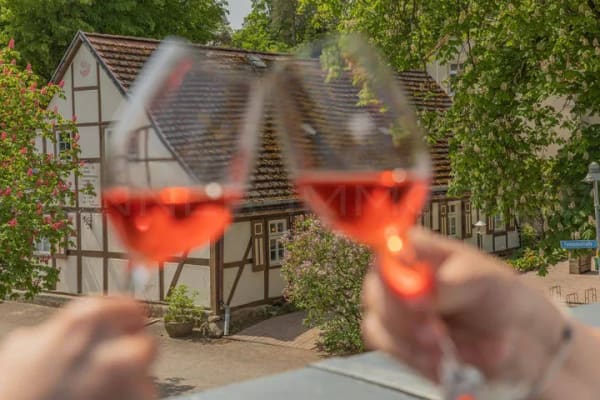 Immobilie in Stechlin - Wunderbare Maisonette-Wohnung mit exklusivem Seezugang und Sommerterrasse zu verkaufen! - Bild 0