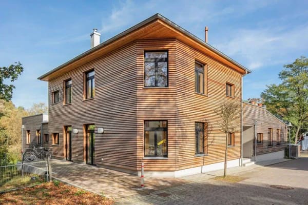Immobilie in Stechlin - Wunderbare Maisonette-Wohnung mit exklusivem Seezugang und Sommerterrasse zu verkaufen! - Bild 1