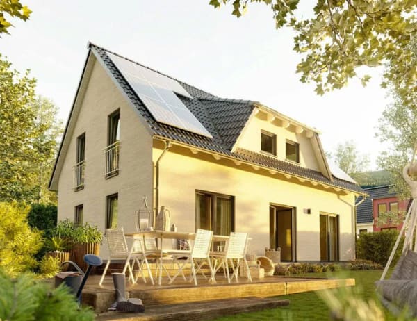 Immobilie in Großdubrau - Wulka Dubrawa - Zeitloser Landhaus-Traum: Großzügiges Familiendomizil mit sonnigem Südgarten in begehrter, ruhiger Lage von Großdubrau - Bild 0