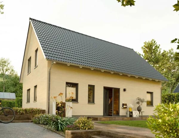 Immobilie in Großdubrau - Wulka Dubrawa - Zeitloser Landhaus-Traum: Großzügiges Familiendomizil mit sonnigem Südgarten in begehrter, ruhiger Lage von Großdubrau - Bild 1
