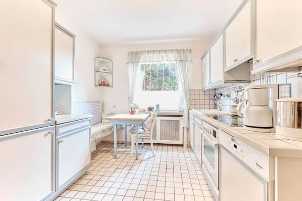 Immobilie in Kaufering - Ein Rückzugsort mit besonderem Charme - großzügiges Wohnen und Gartenidylle in perfekter Harmonie - Bild 2