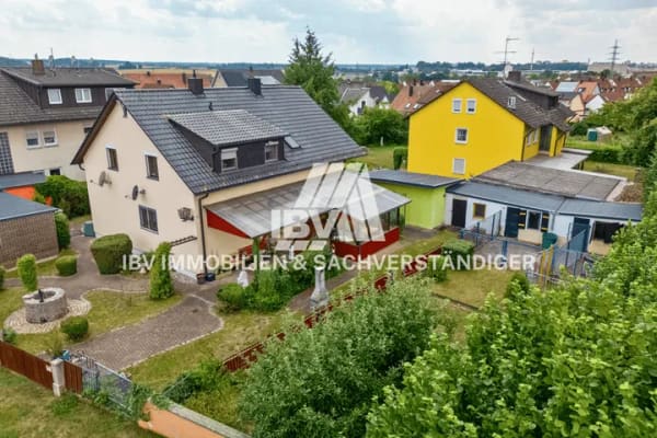 Immobilie in Kümmersbruck - 2-Familienhaus mit Doppelgarage in Kümmersbruck - Bild 0