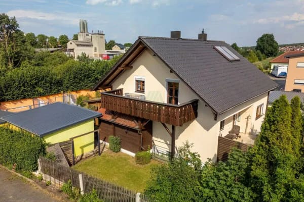 Immobilie in Kümmersbruck - 2-Familienhaus mit Doppelgarage in Kümmersbruck - Bild 2