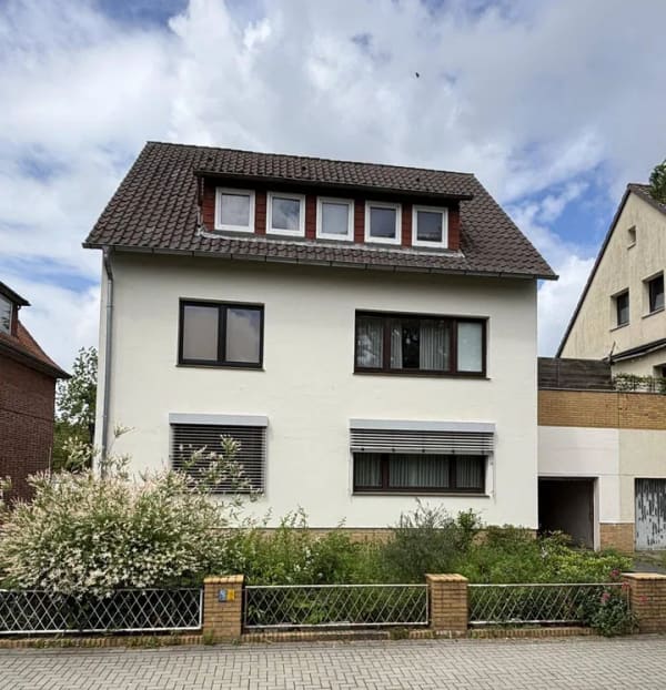 Immobilie in Uelzen - 3-Familenhaus in zentrumsnaher Lage von Uelzen - Kapitalanlage mit sofort nutzbarer Wohneinheit - Bild 0