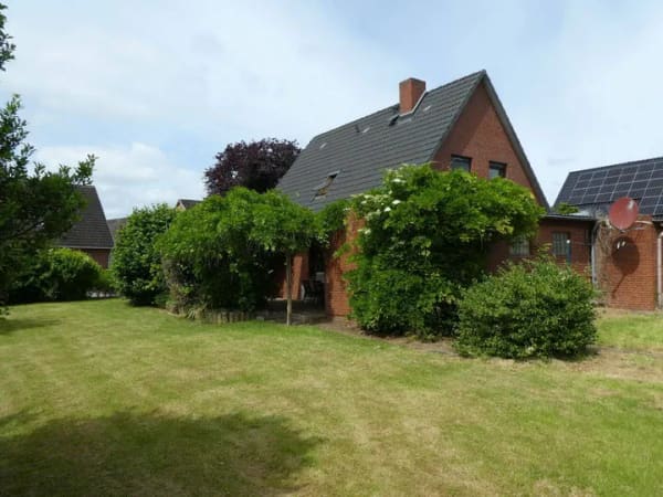 Immobilie in Herzhorn - ++ SELTENE GELEGENHEIT - Einfamilienhaus mit viel Potential, Terrasse und schönem, großen Garten und Garage, in ruhiger Lage ++ - Bild 0