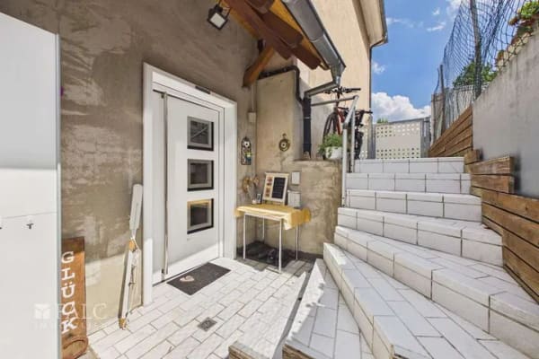 Immobilie in Kenzingen - Charmante Maisonettewohnung mit Terrasse und Gartenblick – laufend modernisiert - Bild 3