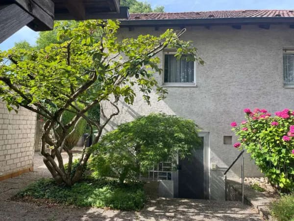 Immobilie in Walzbachtal - Großzügiges Einfamilienhaus in Walzbachtal mit viel Potenzial zur individuellen Gestaltung - Bild 1