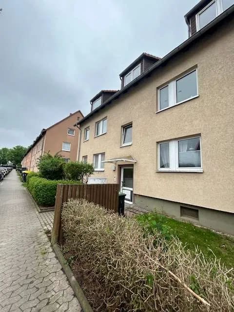 Immobilie in Braunschweig - Preisgünstige Eigentumswohnung mit ausgebautem Spitzboden in BS- Lindenbergsiedlung - Bild 1