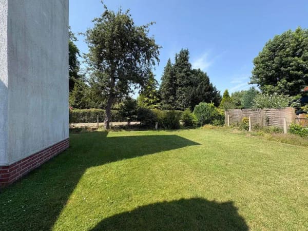 Immobilie in Edemissen - Flexibles Wohnen in Edemissen - Zwei/Dreifamilienhaus mit Möglichkeiten - Bild 2