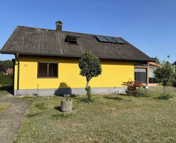 Immobilie in Röttenbach - Freiraum für Ideen: Sanierungsbedürftiges Haus mit großem Grundstück in guter Lage! - Bild 1