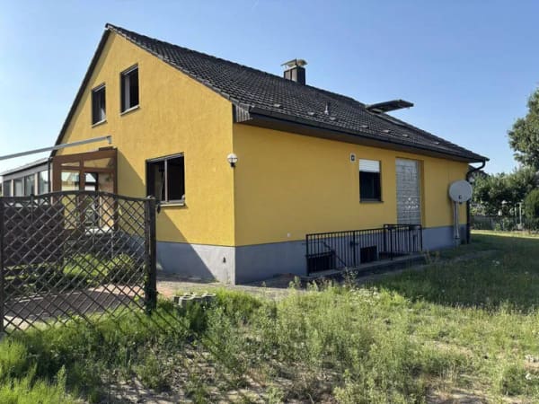 Immobilie in Röttenbach - Freiraum für Ideen: Sanierungsbedürftiges Haus mit großem Grundstück in guter Lage! - Bild 4