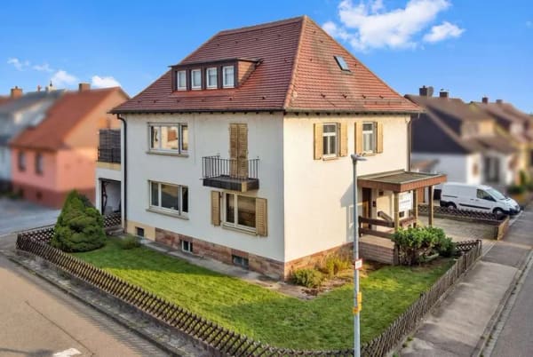 Immobilie in Birkenfeld - Mehrfamilienhaus für Visionäre – Sanieren, gestalten, Werte schaffen in Birkenfeld "Sonne" - Bild 0