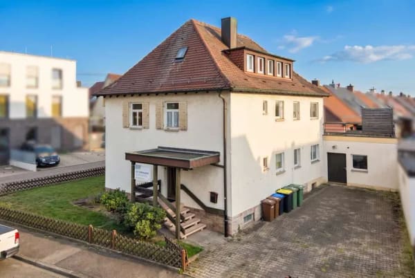 Immobilie in Birkenfeld - Mehrfamilienhaus für Visionäre – Sanieren, gestalten, Werte schaffen in Birkenfeld "Sonne" - Bild 1