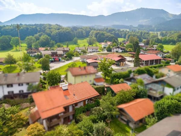 Immobilie in Samerberg - Wohnen mit Bergblick in Samerberg-Grainbach - Charmante Doppelhaushälfte in ruhiger Traumlage - Bild 1