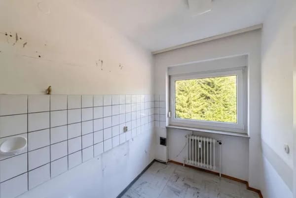 Immobilie in Dobel - Gemütliches Zuhause im Luftkurort Dobel – 2 Zimmer mit Balkon und Stellplatz - Bild 4