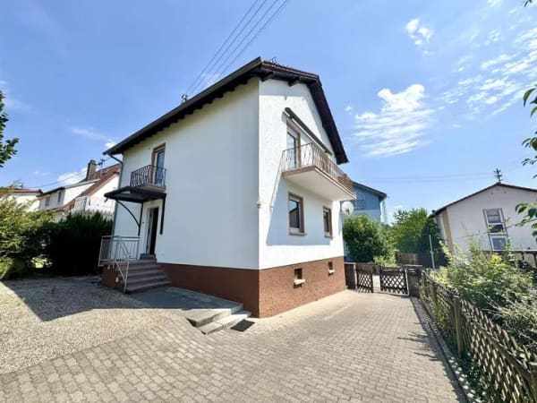 Immobilie in Hirschhorn/Pfalz - Hirschhorn: Freistehendes Einfamilienhaus mit Garage - Bild 1