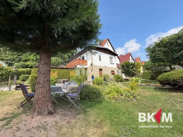 Immobilie in Wutha-Farnroda - Über den Dächern von Wutha-Farnroda 
Wohnhaus mit Weitblick - Bild 1