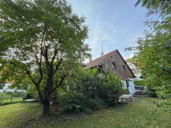 Immobilie in Haag an der Amper - Attraktives Zweifamilienhaus, vermietet, auf großem Grundstück in ruhiger Lage von Haag a. d. Amper - Bild 2