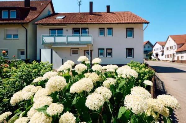 Immobilie in Wehingen - Kleines Raumwunder – gepflegtes Familienhaus mit Garten, Garage und viel Platz - Bild 2