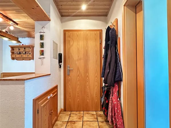 Immobilie in Großkarolinenfeld - Wohnen mit Garten: 3-Zimmer-Wohnung mit Wintergarten und Garage - Bild 1