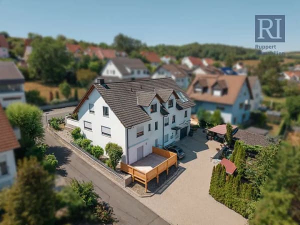 Immobilie in Güntersleben - Sanierte Eigentumswohnung mit Terrasse und Garten - Bild 0