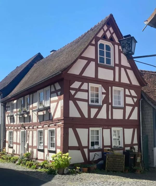 Immobilie in Ortenberg - Fachwerktraum mit Hofgarten und Nebengebäude in Ortenberg - Bild 2