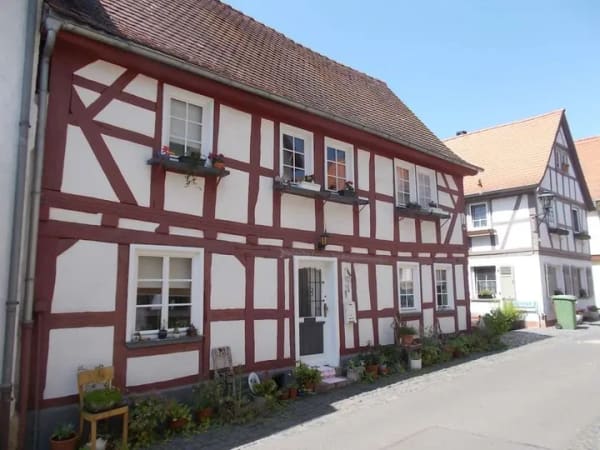 Immobilie in Ortenberg - Fachwerktraum mit Hofgarten und Nebengebäude in Ortenberg - Bild 3