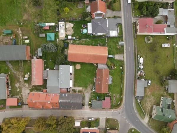 Immobilie in Britz - Dreifamilienhaus mit großem Garten, Carport & vielseitigem Nutzungspotenzial - Bild 1