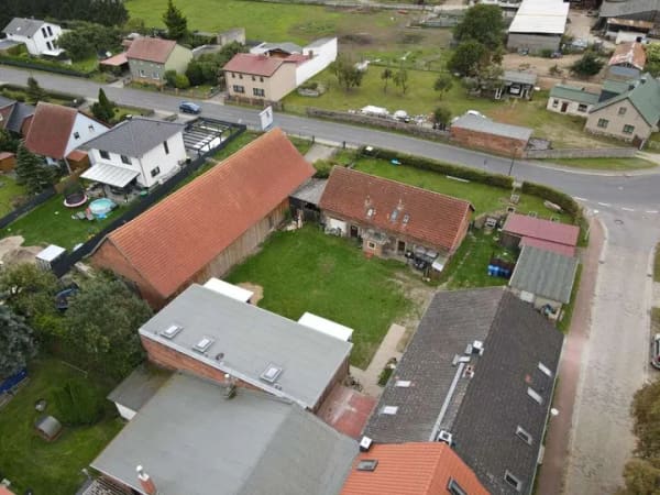 Immobilie in Britz - Dreifamilienhaus mit großem Garten, Carport & vielseitigem Nutzungspotenzial - Bild 3