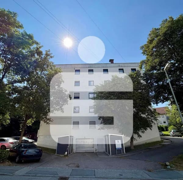 Immobilie in Passau - Sanierungsbedürftige 2-Zimmerwohnung in Passau (Vogelweiderstraße) - Ihre Einsteiger-Immobilie?  - Bild 0