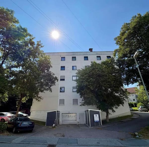Immobilie in Passau - Sanierungsbedürftige 2-Zimmerwohnung in Passau (Vogelweiderstraße) - Ihre Einsteiger-Immobilie?  - Bild 1