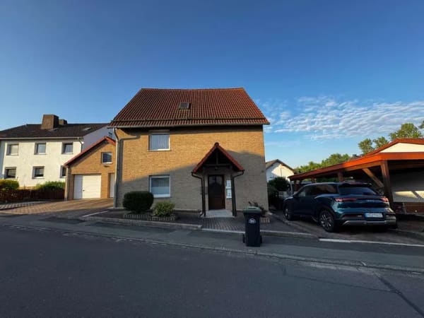 Immobilie in Edermünde - Vermietete 3-Zimmer-Eigentumswohnung mit großem Balkon und Garage - Bild 1