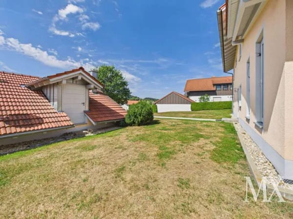 Immobilie in Schöfweg - Großzügiges Einfamilienhaus mit Salzwasser-Hallenbad, Garten & Doppelgarage - Bild 4