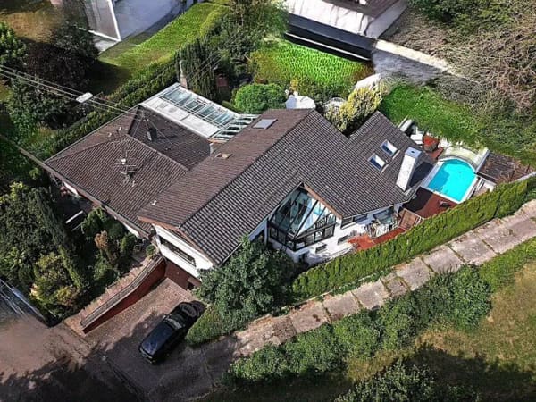 Immobilie in Waldstetten - Paradiesisches Einfamilienhaus mit wundervollem Garten und Pool. - Bild 2