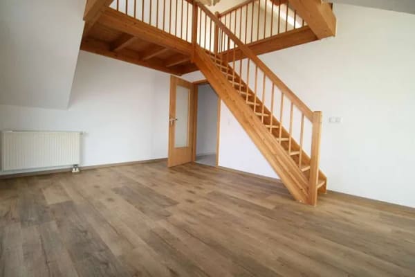 Immobilie in Meiningen - Über den Dächern von Meiningen – Charmante Maisonettewohnung mit Balkon und Weitblick - Bild 1