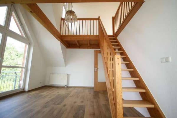 Immobilie in Meiningen - Über den Dächern von Meiningen – Charmante Maisonettewohnung mit Balkon und Weitblick - Bild 2