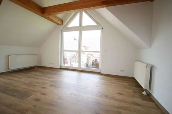 Immobilie in Meiningen - Über den Dächern von Meiningen – Charmante Maisonettewohnung mit Balkon und Weitblick - Bild 4