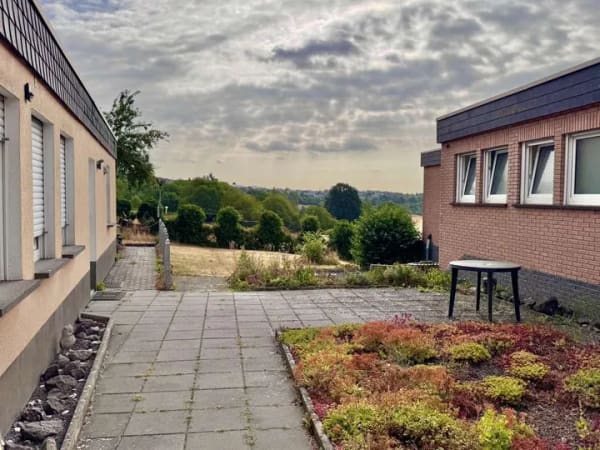 Immobilie in Mendig - PROVISIONSFREI: Bungalow, Doppelgarage, Nebengebäude, herrlicher Fernblick - Bild 3