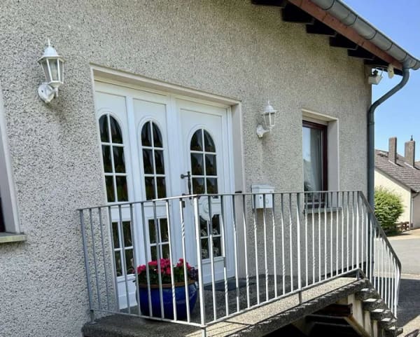 Immobilie in Giesen - KAUFANGEBOT - gepflegtes Einfamilienhaus in ruhiger Wohnlage für die ganze Familie - Bild 2