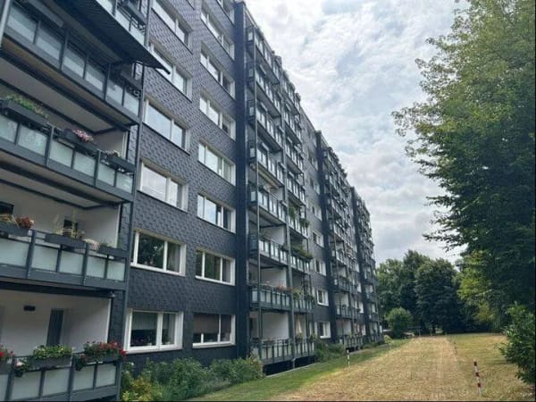 Immobilie in Heiligenhaus - Gut aufgeteilte 4-Zimmer-Wohnung mit großem Sonnenbalkon in Unterilp! - Bild 2