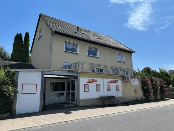 Immobilie in Knüllwald - VIEL PLATZ FÜR DIE GANZE FAMILIE - MIT ZUSÄTZLICHEN MIETEINNAHMEN! KEINE KÄUFERPROVISION! - Bild 0
