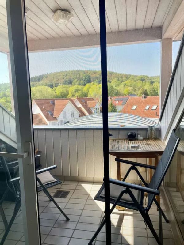 Immobilie in Wörth am Main - Wohnen mit Aussicht – Attraktive Dachgeschosswohnung mit Loggia und Blick auf die Weinberge - Bild 0