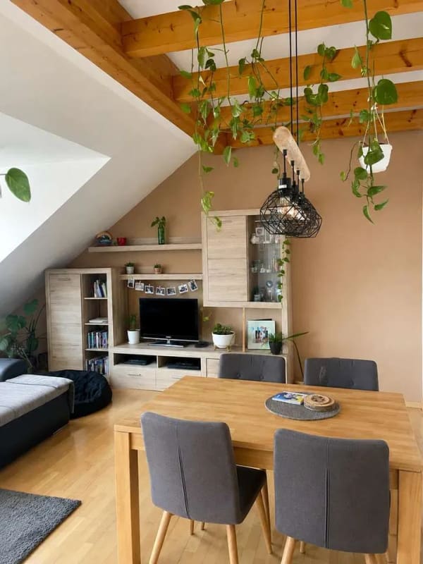 Immobilie in Wörth am Main - Wohnen mit Aussicht – Attraktive Dachgeschosswohnung mit Loggia und Blick auf die Weinberge - Bild 2