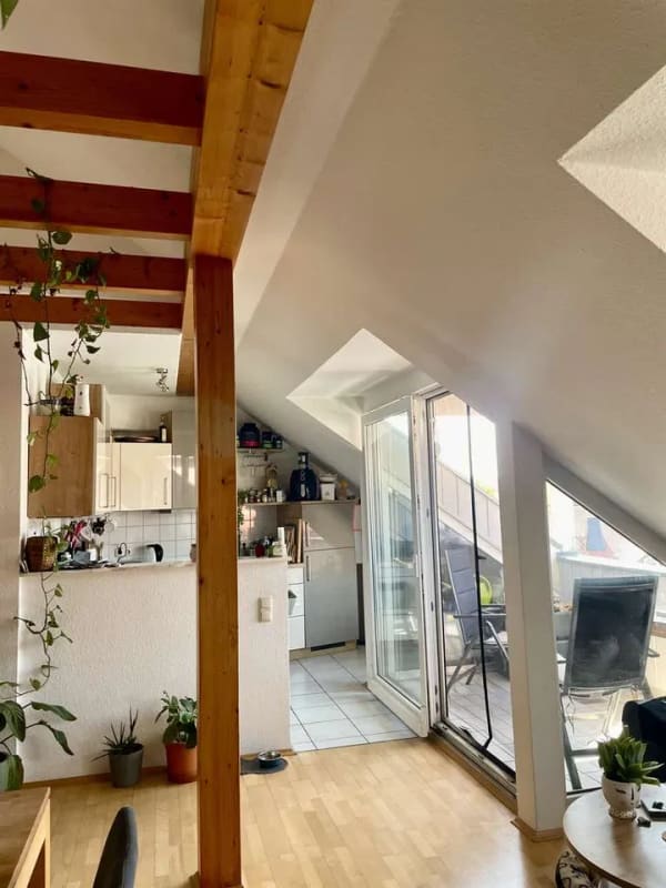 Immobilie in Wörth am Main - Wohnen mit Aussicht – Attraktive Dachgeschosswohnung mit Loggia und Blick auf die Weinberge - Bild 3