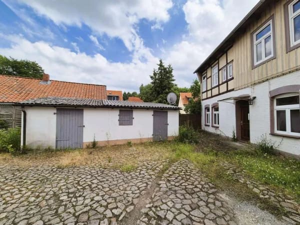 Immobilie in Ilsenburg - Historisches Doppelhaus mit 3 Wohneinheiten & 636 m² Grundstück – Sanierungsobjekt mit Potenzial - Bild 1