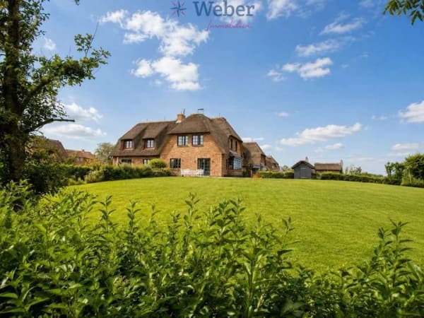Immobilie in Oldsum - Ferienhaus unter Reet – mit weitem Blick über die Oldsumer Marsch - Bild 1