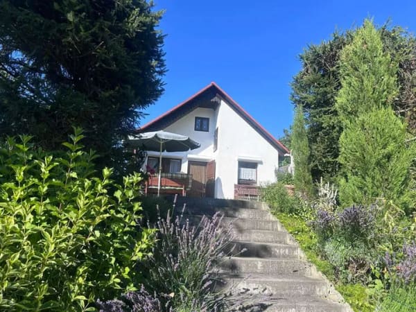 Immobilie in Gutenborn - Charmantes Wochenendhaus mit Garten, Terrasse und Garage im Kuhndorftal - Bild 1
